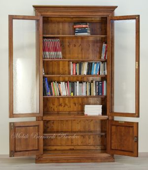 Libreria classica in legno massiccio di noce con 2 ante con vetro